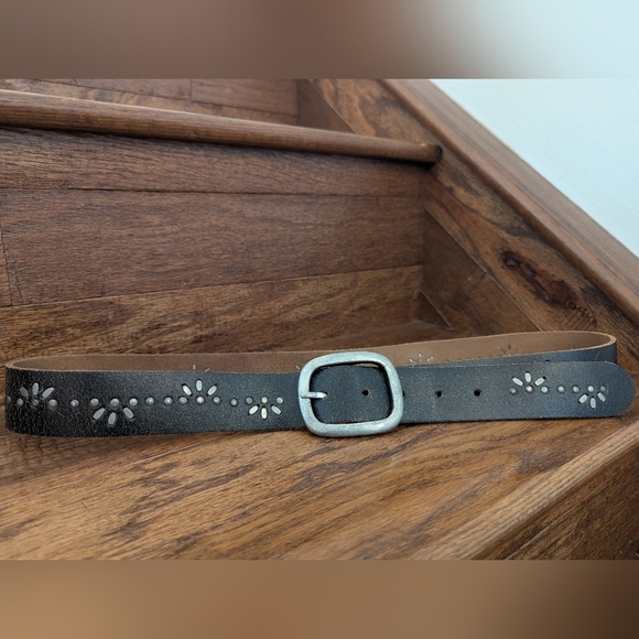 Pistil Black Leather Belt With Silver Studded Accents Women's Sz M Fits L/XL - Picture 9 of 13